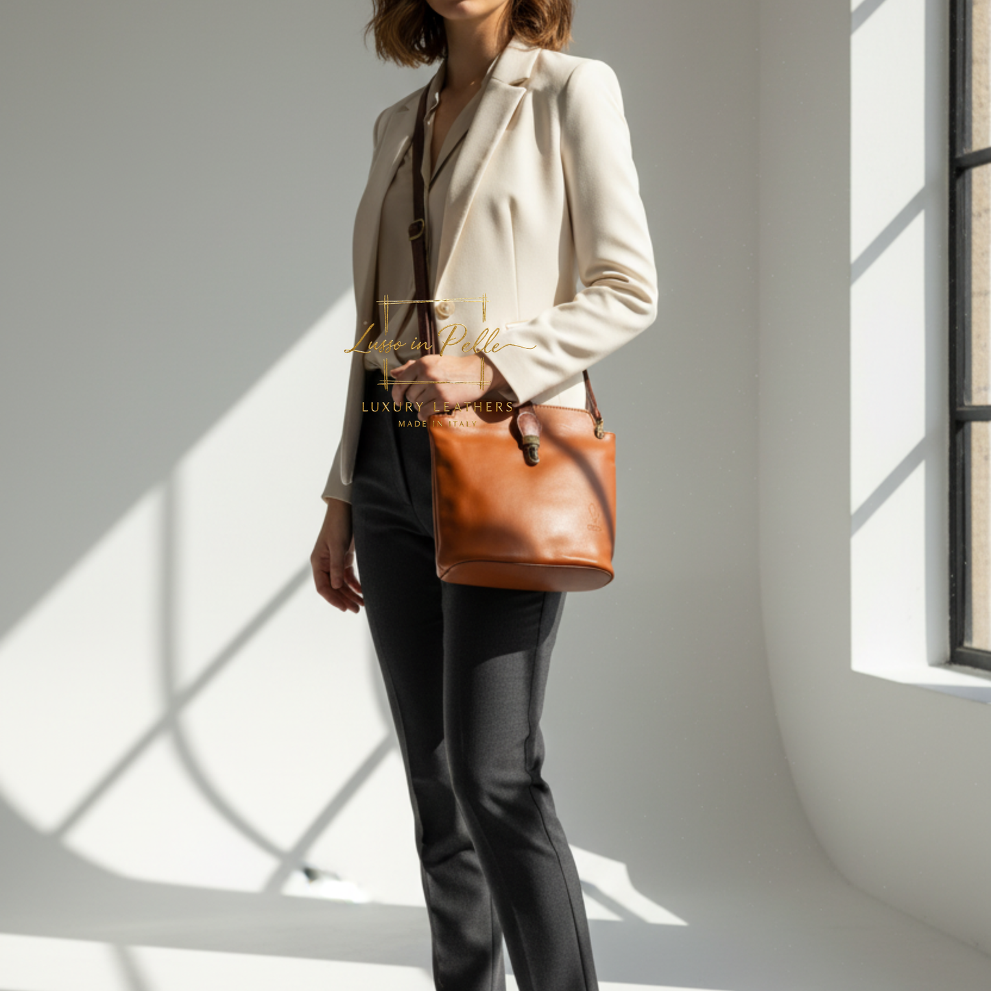 Vera Pelle Leather Crossbody Bag